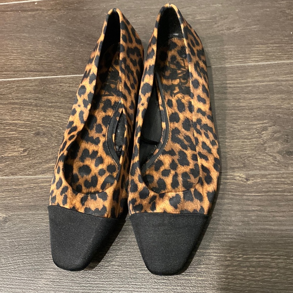 Leopard flats